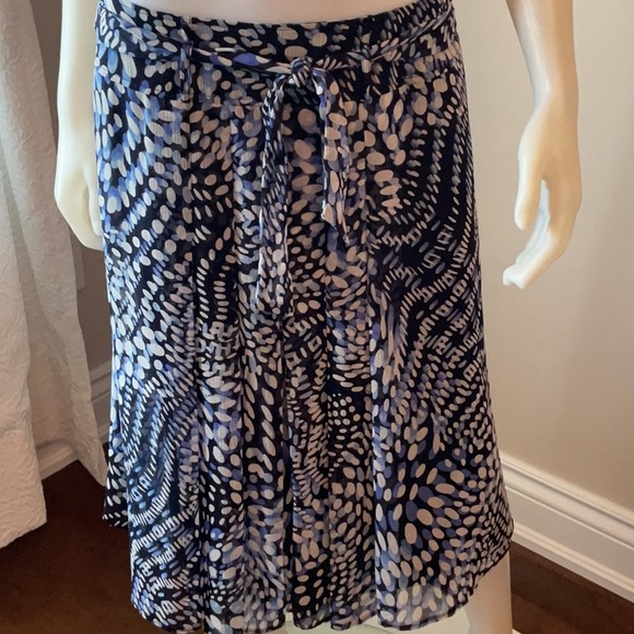 Gelco Skirt Set - Picture 7 of 16
